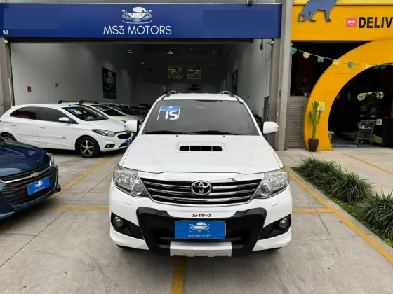 TOYOTA HILUX SW4 3.0 SRV 4X4 7 LUGARES 16V TURBO INTERCOOLER DIESEL 4P AUTOMÁTICO TOYOTA HILUX SW4 3.0 SRV 4X4 7 LUGARES 16V TURBO INTERCOOLER DIESEL 4P AUTOMÁTICO