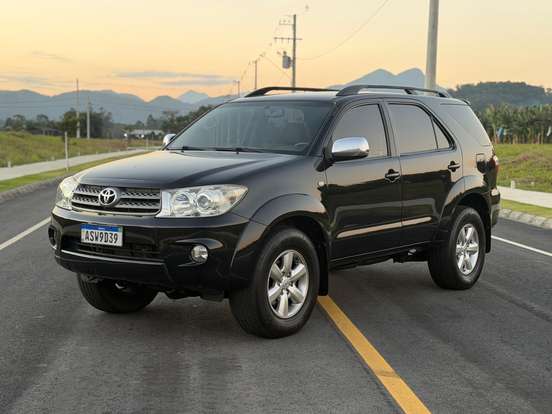 TOYOTA-HILUX SW4-4.0 SRV 4X4 V6 24V GASOLINA 4P AUTOMÁTICO TOYOTA-HILUX SW4-2010
