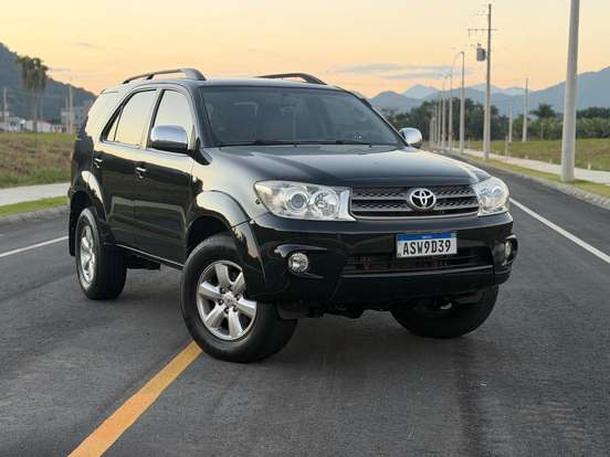 TOYOTA-HILUX SW4-4.0 SRV 4X4 V6 24V GASOLINA 4P AUTOMÁTICO TOYOTA-HILUX SW4-2010