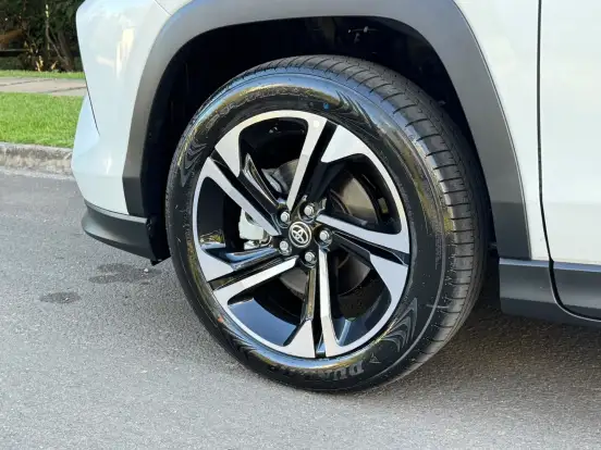 TOYOTA-YARIS CROSS-2026