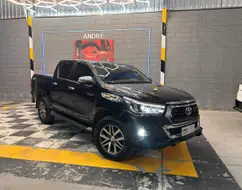 TOYOTA HILUX 2.8 SRX 4X4 CD 16V DIESEL 4P AUTOMÁTICO TOYOTA HILUX 2.8 SRX 4X4 CD 16V DIESEL 4P AUTOMÁTICO