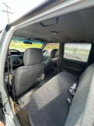 TOYOTA-HILUX-2002