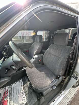 TOYOTA-HILUX-2002