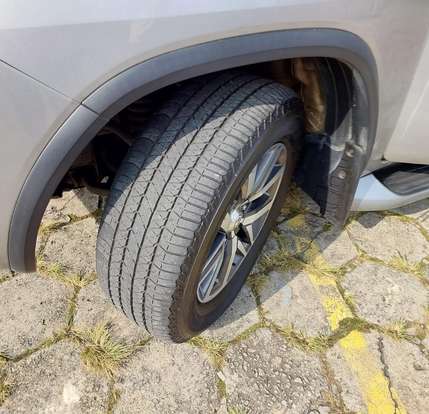 TOYOTA-HILUX SW4-2018