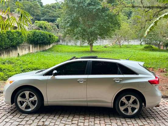 TOYOTA-VENZA-2010