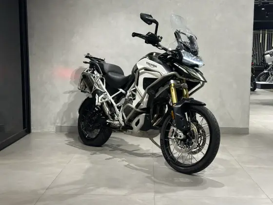 TRIUMPH TIGER 1200 RALLY EXPLORER TRIUMPH TIGER 1200 RALLY EXPLORER