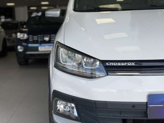 VOLKSWAGEN-CROSSFOX-1.6 MSI FLEX 16V 4P AUTOMATIZADO VOLKSWAGEN-CROSSFOX-2015