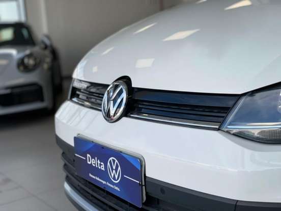 VOLKSWAGEN-CROSSFOX-2015