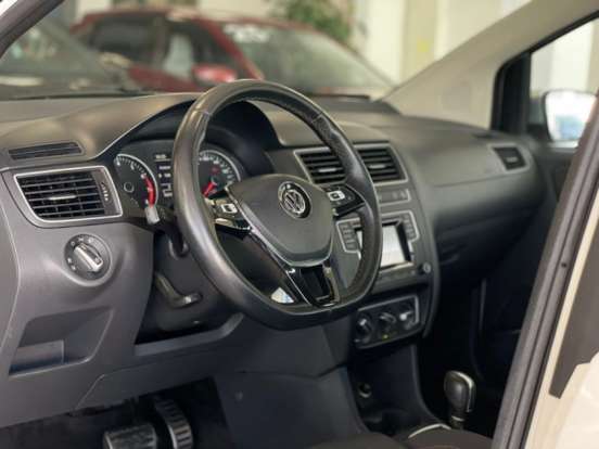 VOLKSWAGEN-CROSSFOX-2015