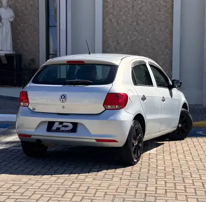 VOLKSWAGEN-GOL-2015