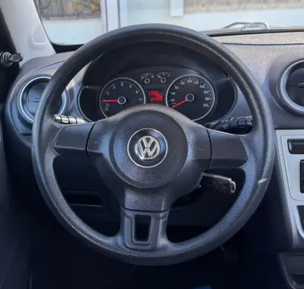 VOLKSWAGEN-GOL-2015