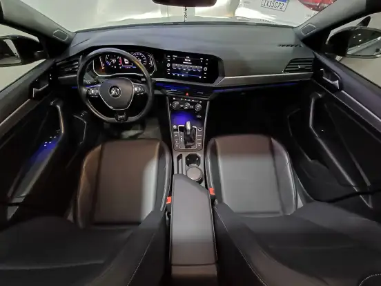 VOLKSWAGEN-JETTA-2019
