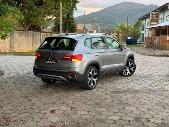 VOLKSWAGEN-TAOS-2024