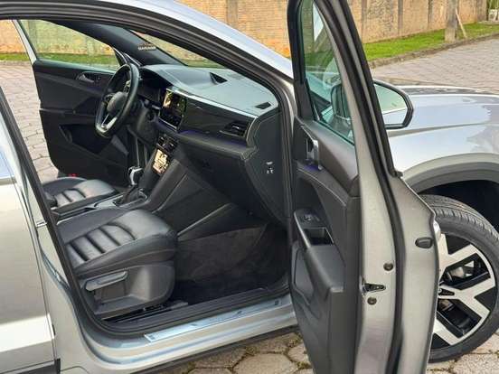 VOLKSWAGEN-TAOS-2024
