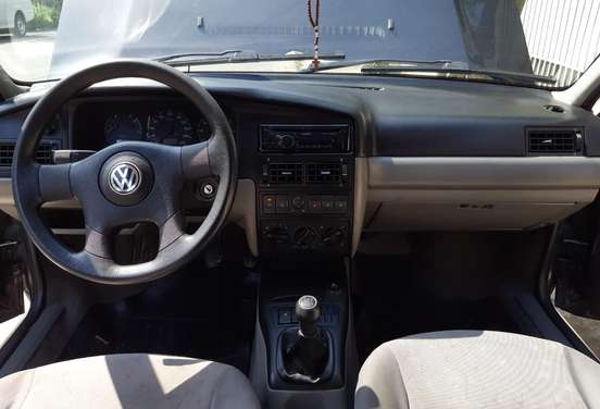 VOLKSWAGEN-SANTANA-2000