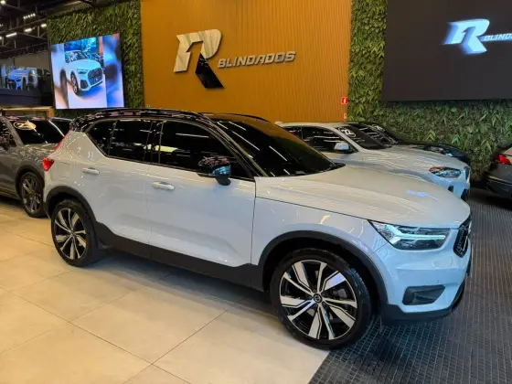 VOLVO XC40 1.5 T5 RECHARGE R-DESIGN GEARTRONIC VOLVO XC40 1.5 T5 RECHARGE R-DESIGN GEARTRONIC