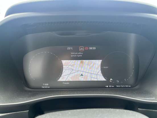 VOLVO-XC40-2021
