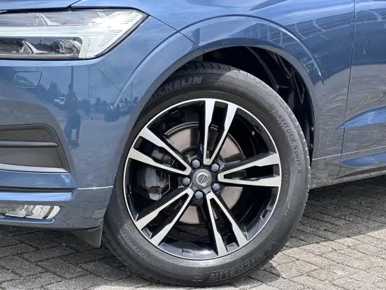 VOLVO-XC60-2.0 T5 GASOLINA MOMENTUM AWD GEARTRONIC VOLVO-XC60-2018