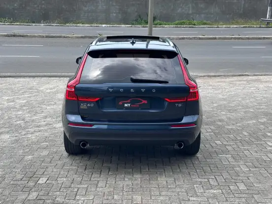 VOLVO-XC60-2.0 T5 GASOLINA MOMENTUM AWD GEARTRONIC VOLVO-XC60-2018