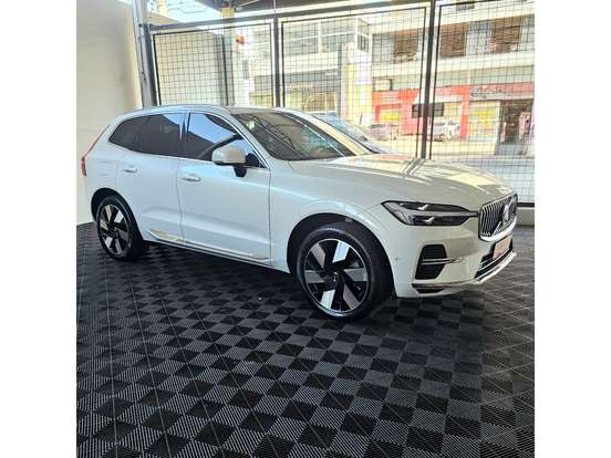 VOLVO-XC60-2023