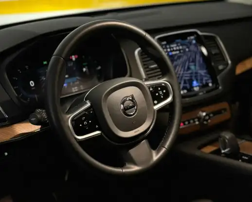 VOLVO-XC90-2022
