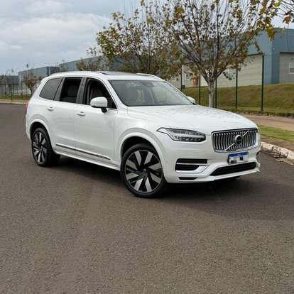 VOLVO-XC90-2023