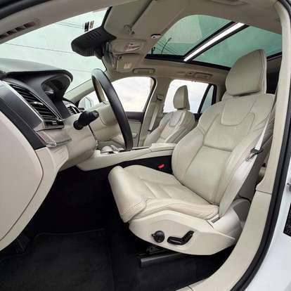 VOLVO-XC90-2023