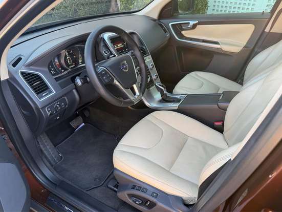 VOLVO-XC60-2.4 D5 KINETIC DIESEL AWD 4P AUTOMÁTICO VOLVO-XC60-2016