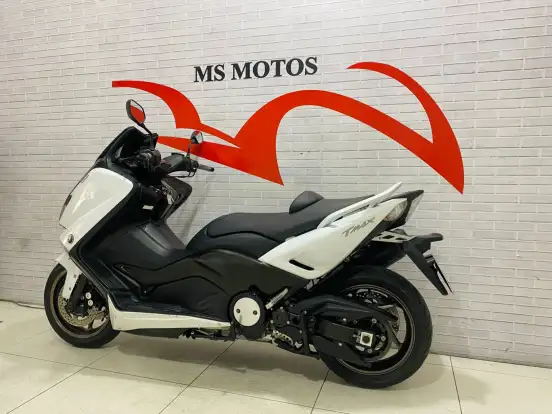 YAMAHA-TMAX-2013