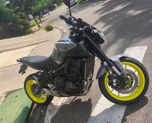 YAMAHA-MT-09-2018