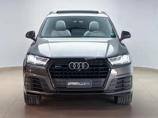 AUDI-Q7-2018