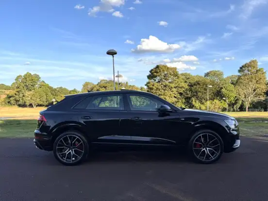 AUDI-Q8-3.0 TFSI GASOLINA PERFORMANCE BLACK QUATTRO TIPTRONIC AUDI-Q8-2021