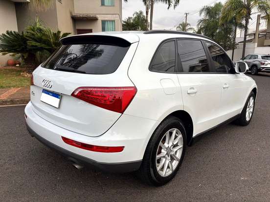 AUDI-Q5-2.0 TFSI AMBIENTE 16V 211CV GASOLINA 4P AUTOMÁTICO AUDI-Q5-2011