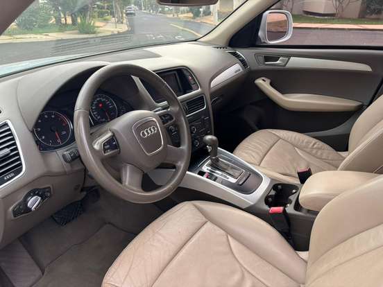 AUDI-Q5-2011