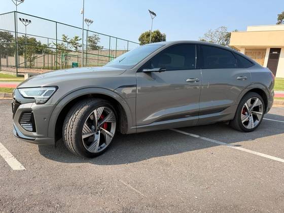 AUDI Q8 E-TRON 55 ELÉTRICO SPORTBACK LAUNCH EDITION QUATTRO