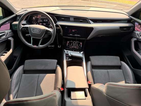 AUDI-Q8 E-TRON-2023