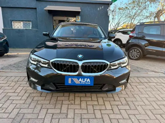 BMW-320i-2021