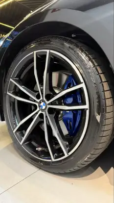 BMW-320i-2023