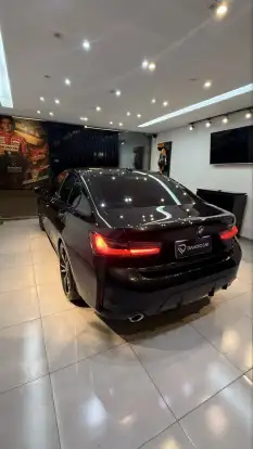BMW-320i-2023