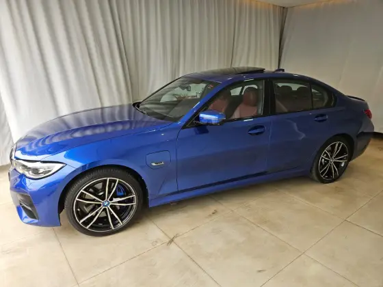 BMW 330e 2.0 16V TURBO HÍBRIDO M SPORT AUTOMÁTICO BMW 330e 2.0 16V TURBO HÍBRIDO M SPORT AUTOMÁTICO