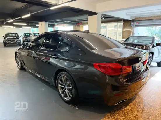 BMW-530i-2.0 16V TURBO GASOLINA M SPORT AUTOMÁTICO BMW-530i-2018