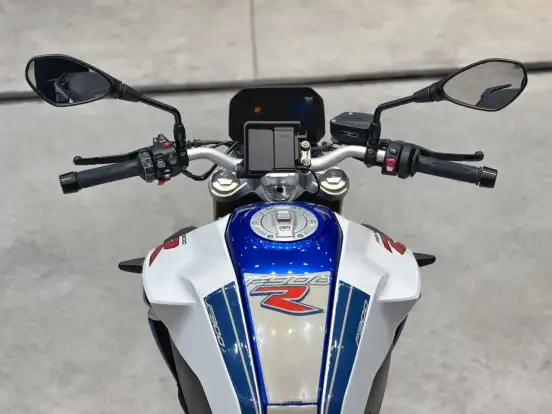 BMW-F 900 R SPORT PLUS-2023