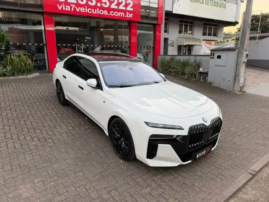 BMW-i7-2023