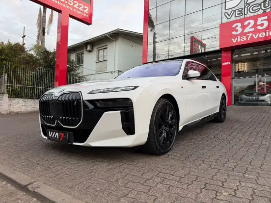 BMW-i7-2023