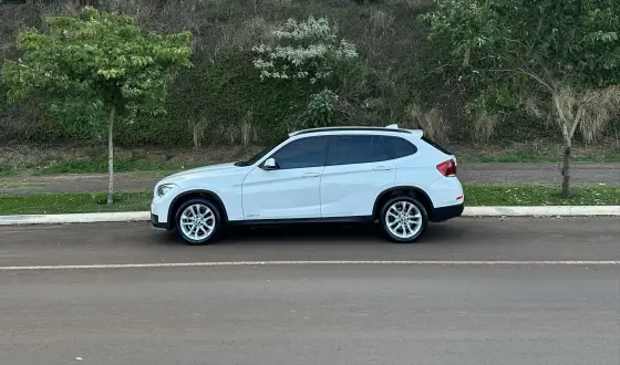 BMW X1 2.0 16V TURBO ACTIVEFLEX SDRIVE20I 4P AUTOMÁTICO BMW X1 2.0 16V TURBO ACTIVEFLEX SDRIVE20I 4P AUTOMÁTICO