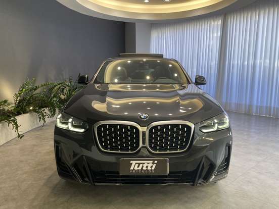 BMW-X4-2022