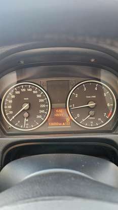 BMW-318i-2011