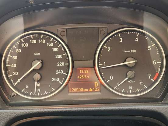 BMW-318i-2.0 SEDAN 16V GASOLINA 4P AUTOMÁTICO BMW-318i-2011