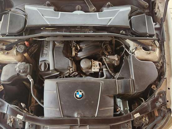 BMW-318i-2.0 SEDAN 16V GASOLINA 4P AUTOMÁTICO BMW-318i-2011