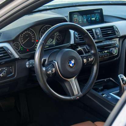 BMW-328i-2017